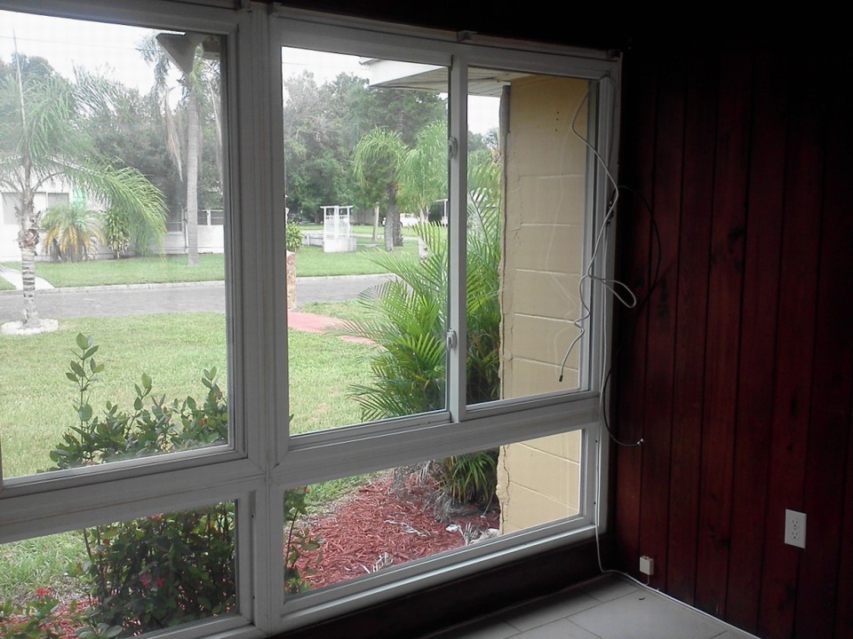 office or breakfast nook or dining room - you choose